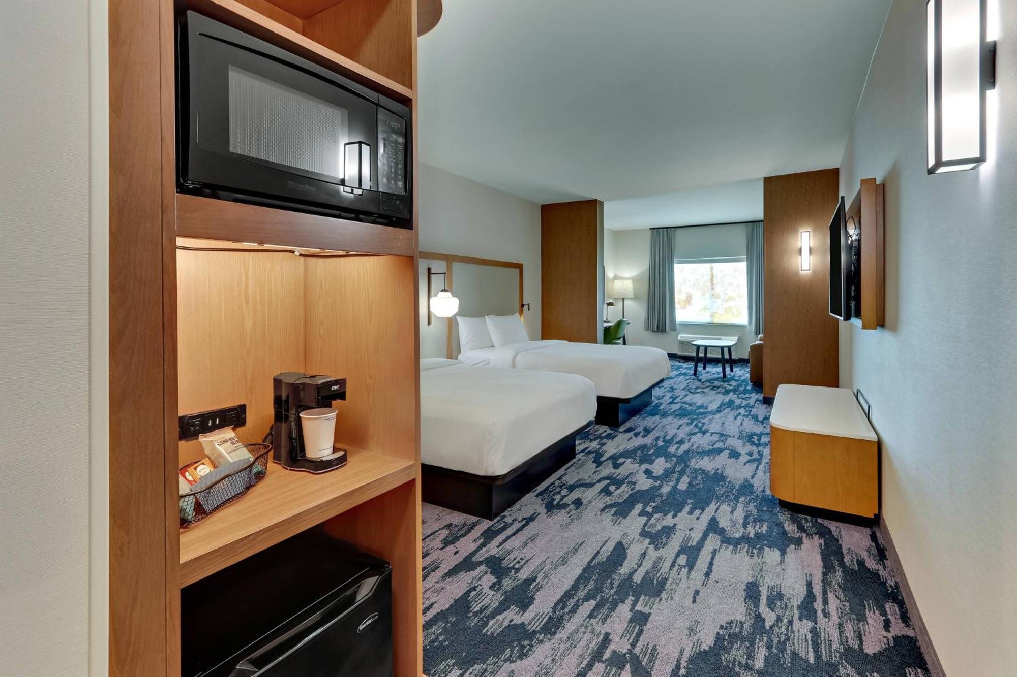 Fairfield Inn & Suites By Marriott Dallas Love Field Exterior photo